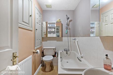 86 Bentley Drive, Church Langley, Harlow, CM17 9QT