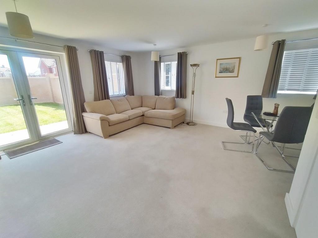 Lounge 1.jpg