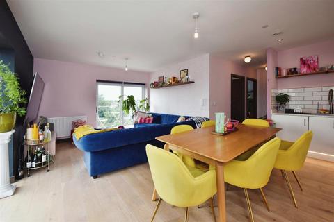 3 bedroom apartment for sale, Fairfax Drive, Westcliff-on-Sea SS0