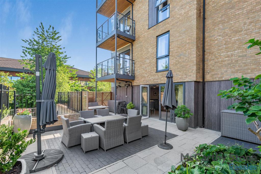 8657168-exterior04.jpg