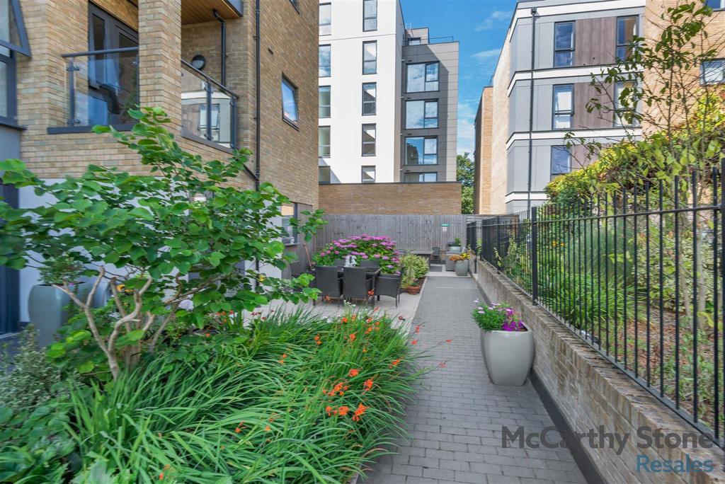 8657168-exterior03.jpg