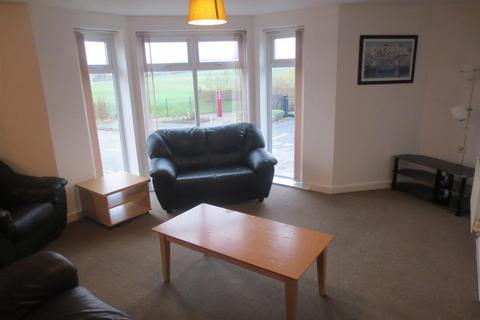 2 bedroom apartment to rent, Manchester Road, Swinton, Manchester