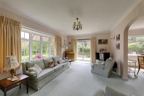 3 The Chase, Findon, Worthing, BN14 0TT