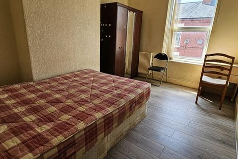 1 bedroom in a house share to rent, Goulden Street (Room, House share), Salford M6