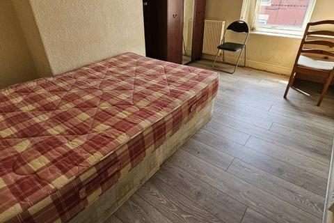 undefined, Goulden Street (Room, House share), Salford M6