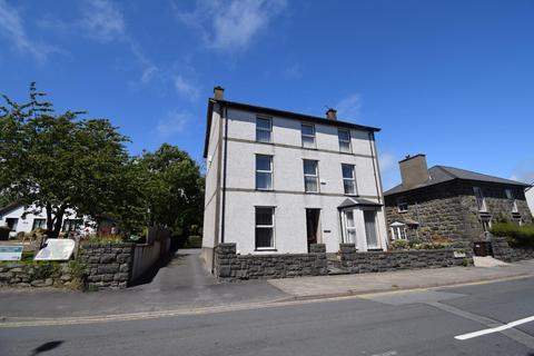 High Street, Criccieth