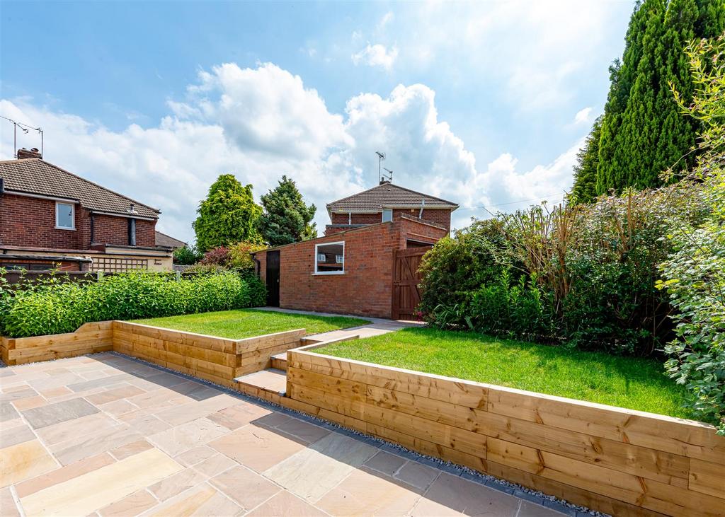 91 Planks Lane-garden2.jpg