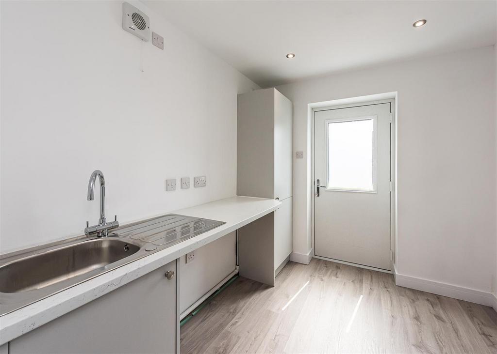 91 Planks Lane-utility.jpg