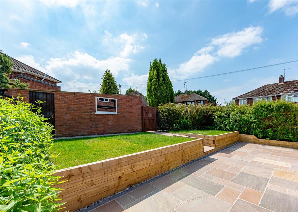 91 Planks Lane-garden1.jpg