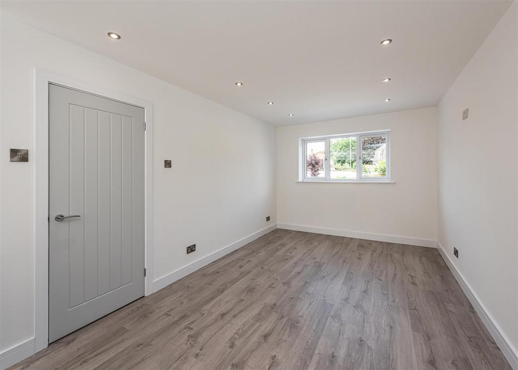 91 Planks Lane-kitchen4.jpg