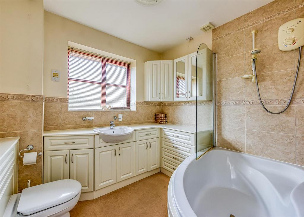 6 Bratch Hollow-bathroom.jpg