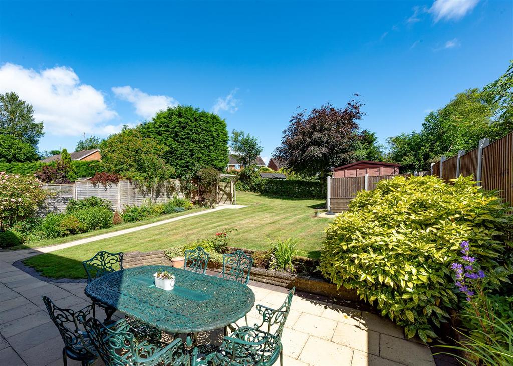 6 Bratch Hollow-garden2.jpg