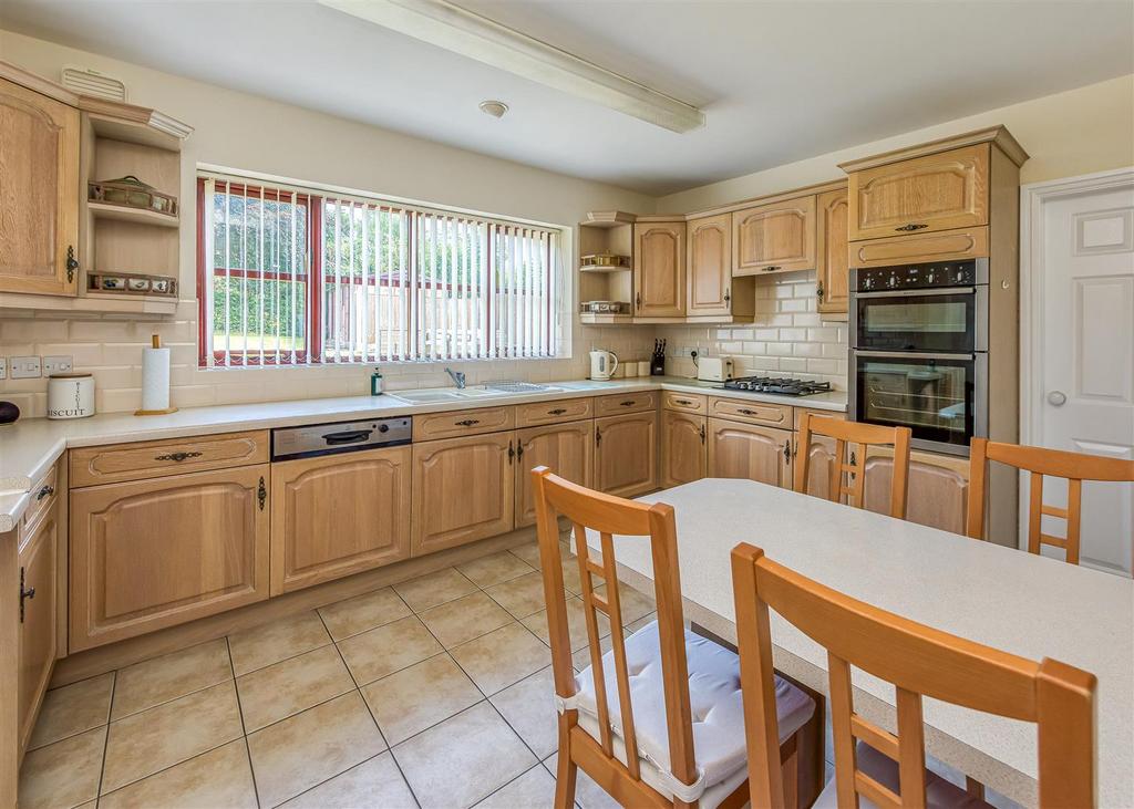 6 Bratch Hollow-kitchen2.jpg