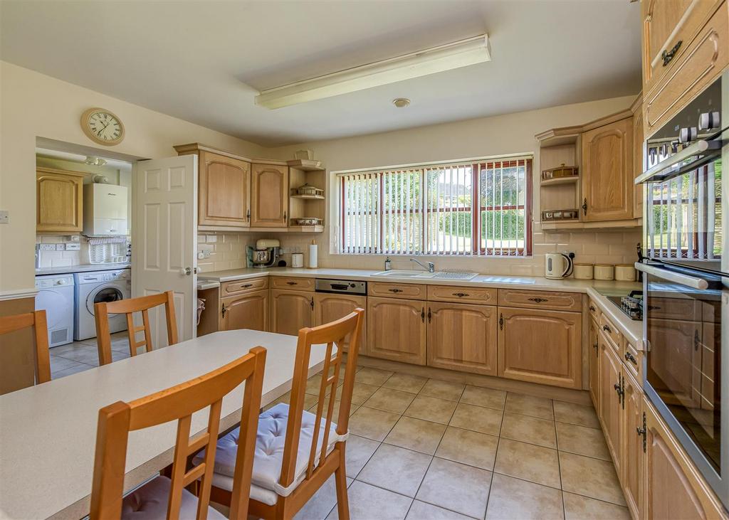 6 Bratch Hollow-kitchen1.jpg