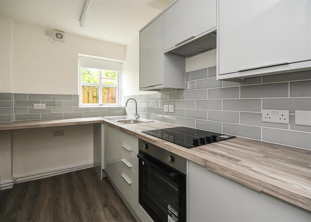 11 Maypole Court-Kitchen.jpg