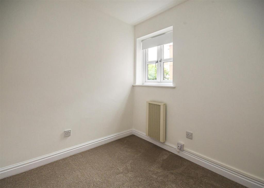 11 Maypole Court-Bedroom2.jpg