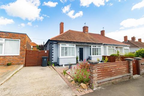 2 bedroom semi-detached bungalow for sale, Woodlands Park Villas, North Gosforth, Newcastle Upon Tyne