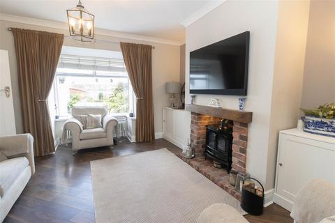 2 bedroom semi-detached bungalow for sale, Woodlands Park Villas, North Gosforth, Newcastle Upon Tyne