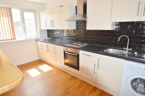 2 bedroom flat to rent, Flat 1, 16 High Street, Cowbridge, CF71 7AG