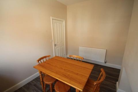 2 bedroom terraced house to rent, St Leonards Road, Leicester