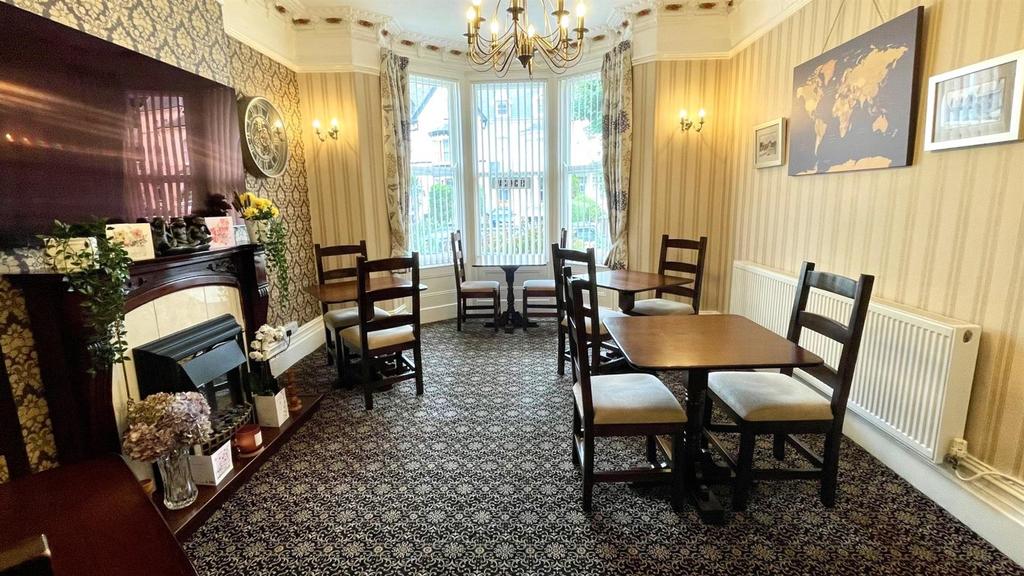 Dining room with bay window