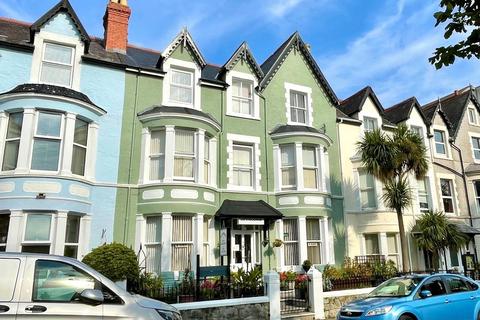 Guest house for sale, Arvon Avenue, Llandudno