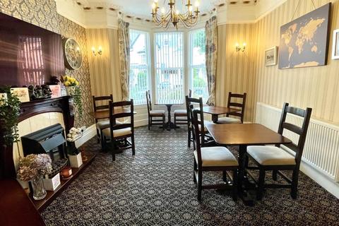 Guest house for sale, Arvon Avenue, Llandudno