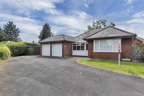 3 bedroom detached bungalow for sale, Birch Close, Four Crosses, Llanymynech