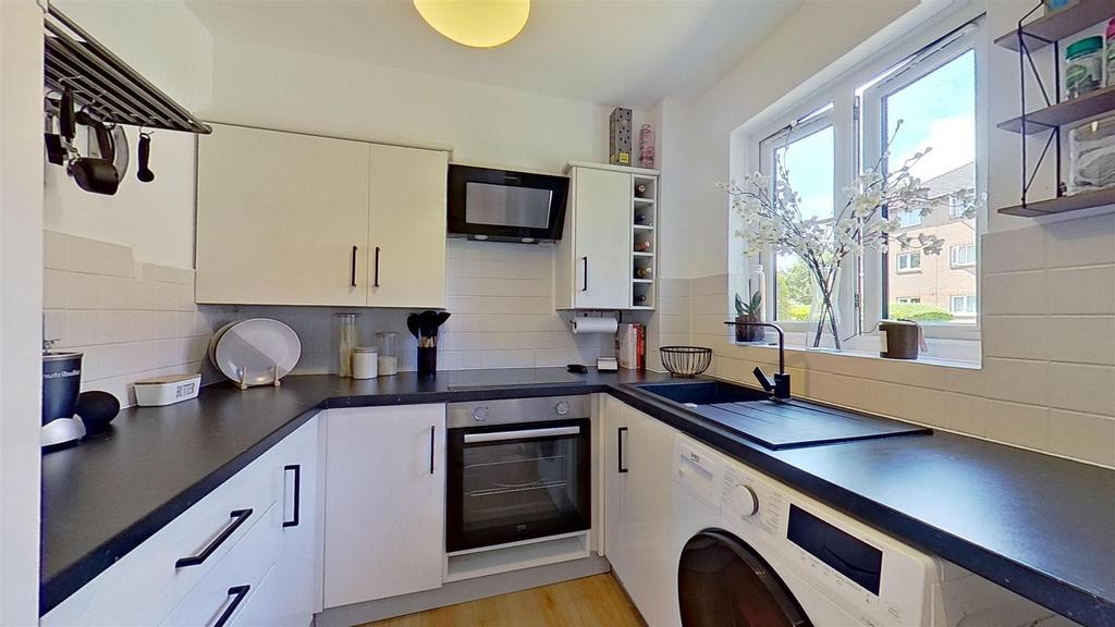 3-Barnfield-Close-06272024 215803.jpg