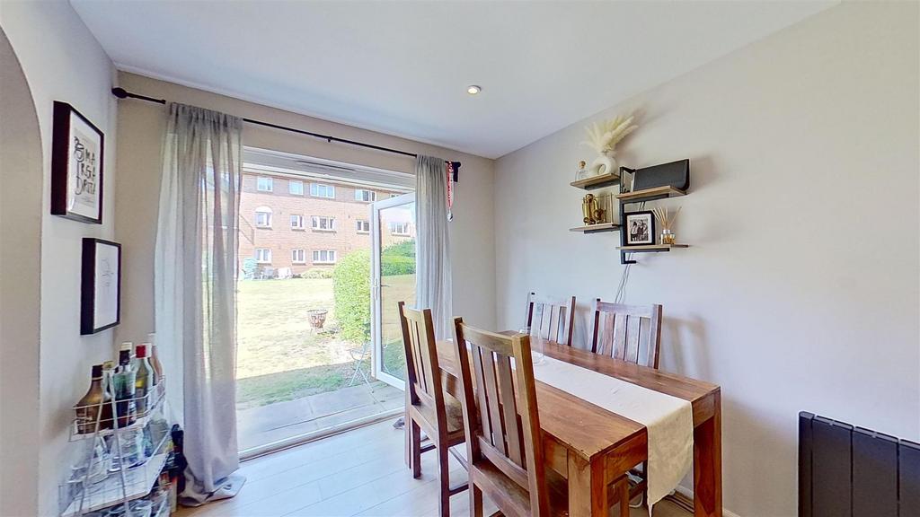 3-Barnfield-Close-06272024 215731.jpg