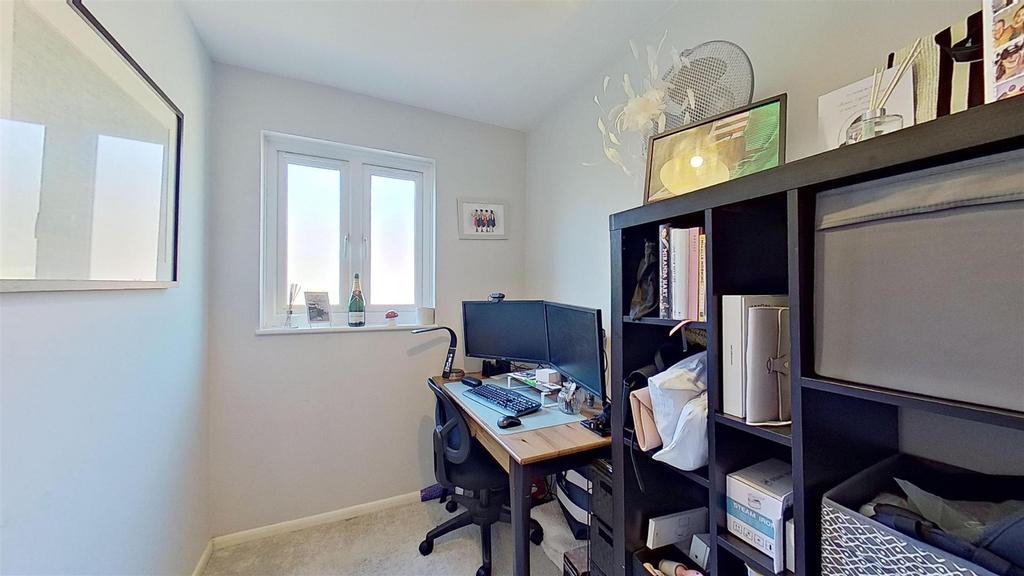 3-Barnfield-Close-06272024 215856.jpg