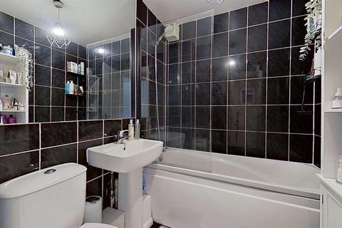3 Barnfield Close, London, SW17 0AU