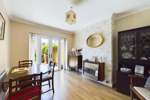 77 Barmouth Avenue, Perivale, Greenford, UB6 8JU