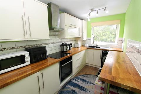 2 bedroom flat for sale, Basinghall Gardens, Sutton SM2