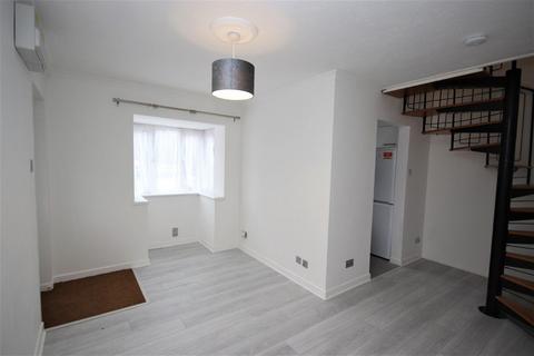 1 bedroom house to rent, 1 Bedroom - Laindon