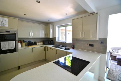 3 bedroom detached house for sale, Meon Close, Stone Cross, Pevensey