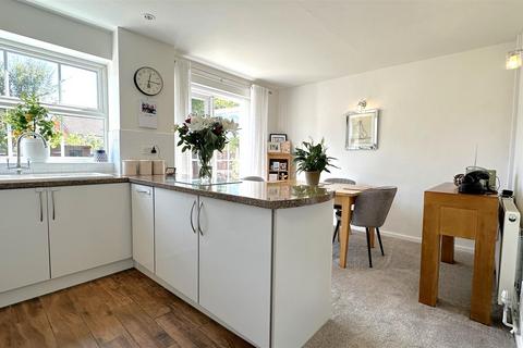 16 Hayle Close, Birmingham, B38 0BE