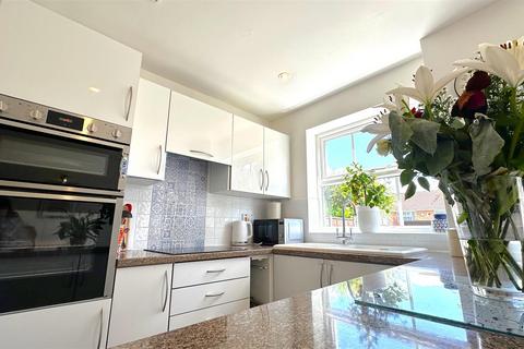 16 Hayle Close, Birmingham, B38 0BE