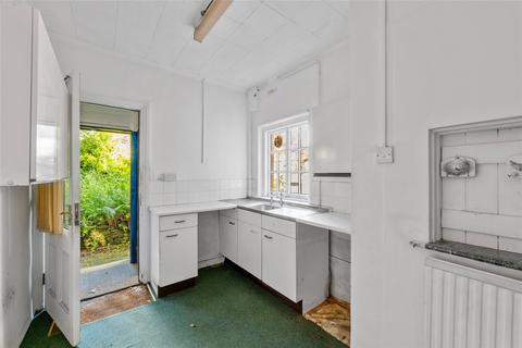 16 Brook Hill, Oxted, RH8 9LR