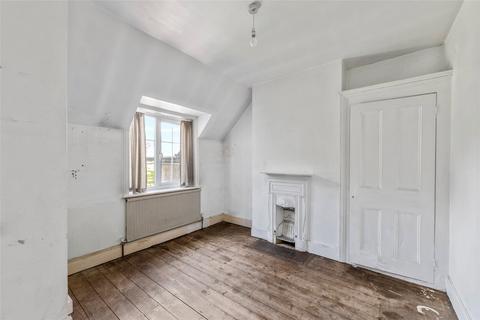 16 Brook Hill, Oxted, RH8 9LR