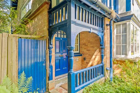 16 Brook Hill, Oxted, RH8 9LR