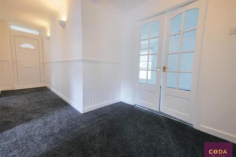 3 bedroom flat to rent, Hazel Road, Cumbernauld, Glasgow