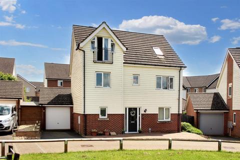 6 bedroom detached house for sale, Coronach Close, Costessey NR8