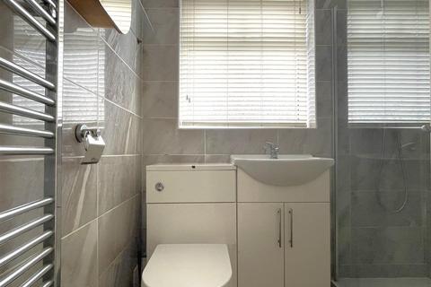 18 Chedgrave Road, Lowestoft, NR33 9DZ