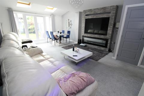 50 Benjamin Gray Drive, Littlehampton, BN17 7FA