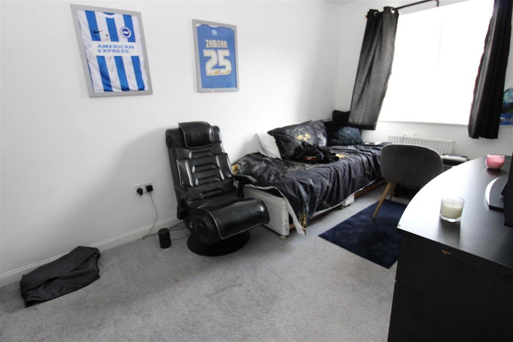 Bedroom 2.JPG