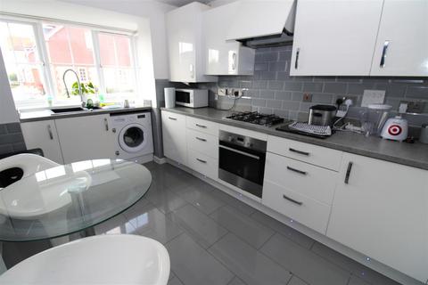 50 Benjamin Gray Drive, Littlehampton, BN17 7FA