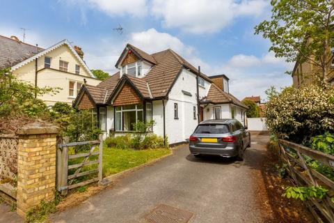 4 bedroom detached house to rent, Hollybush Lane,  Sevenoaks TN13 3UN