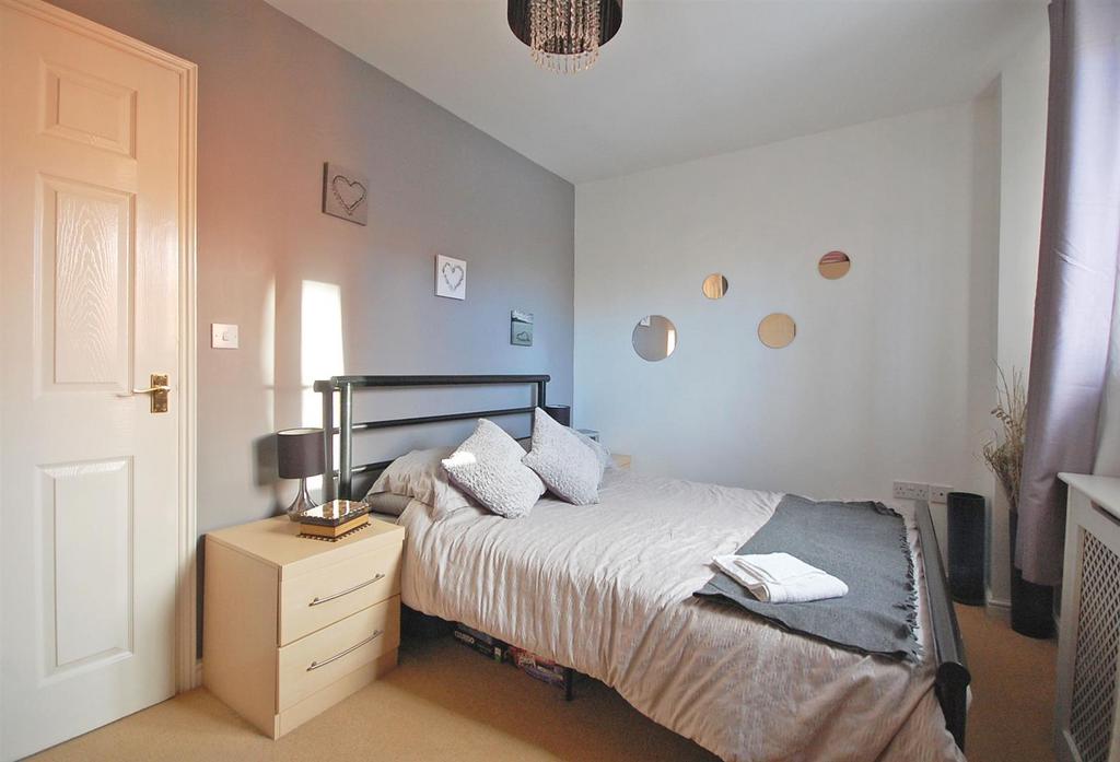 Bedroom 5.jpg