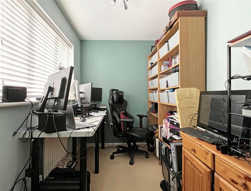 Bedroom 6.jpg